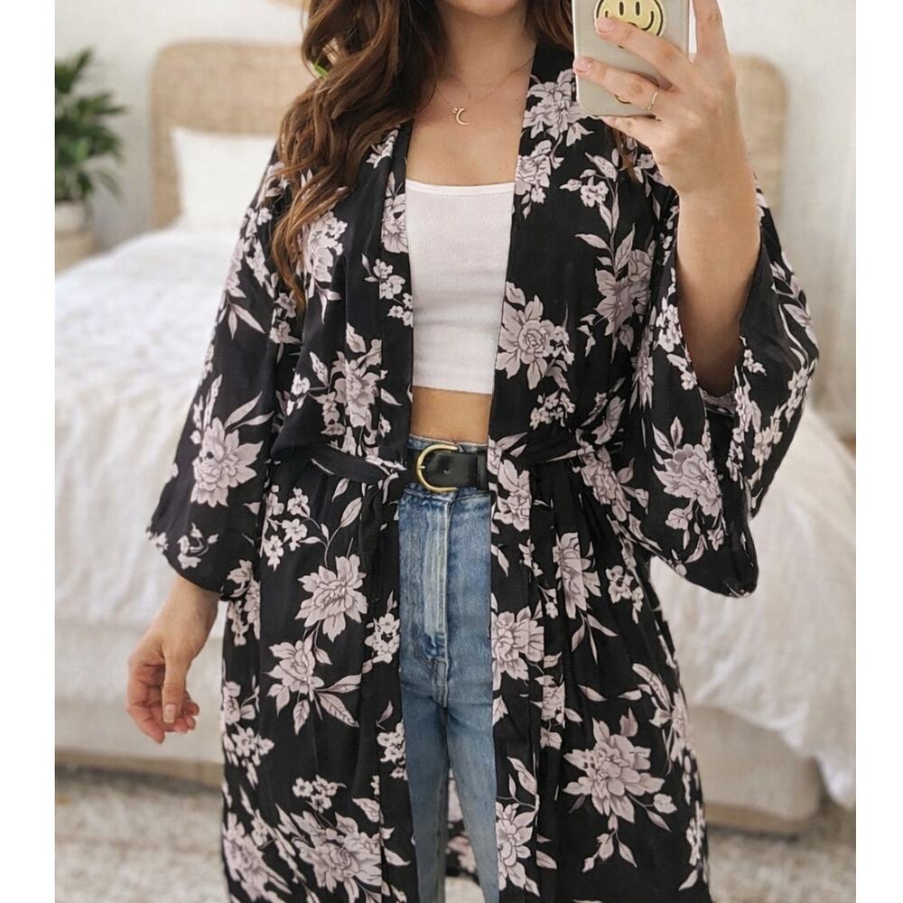 Spiritual Gangster OS Black & White Maya Floral Long Line Kimono Cardigan Robe